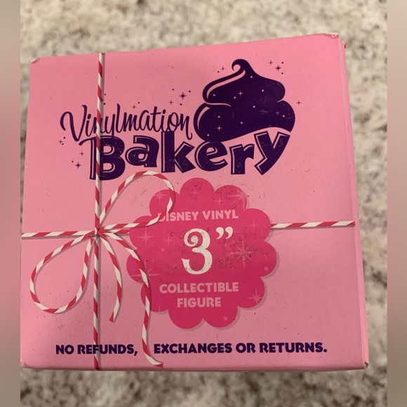 Disney Vinylmation Bakery Series Aristocats Cupcake Vinyl Figure - Picture 4 of 7